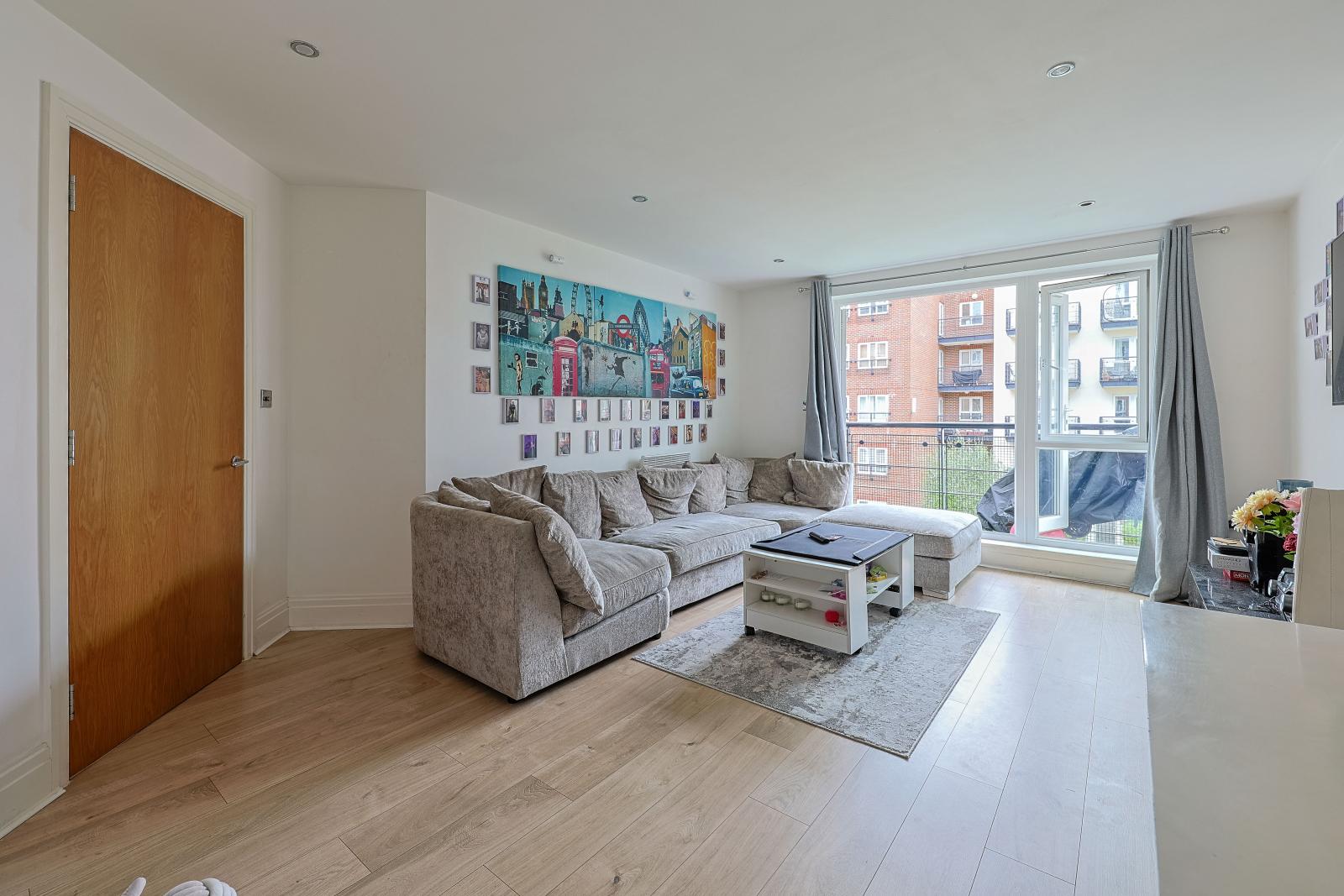 Royal Quarter, Kingston, KT2 (Flat)